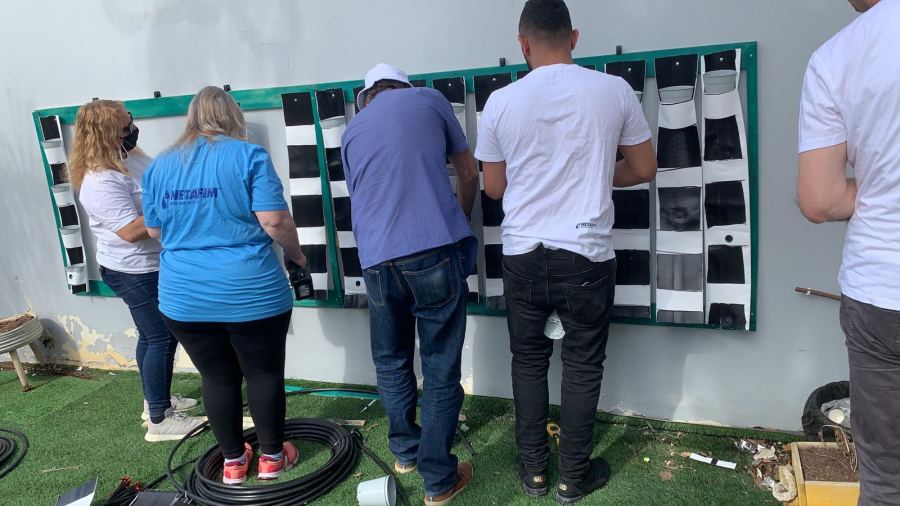 رهط : انطلاق مشروع لتحويل حضانات الأطفال الى حدائق خضراء 